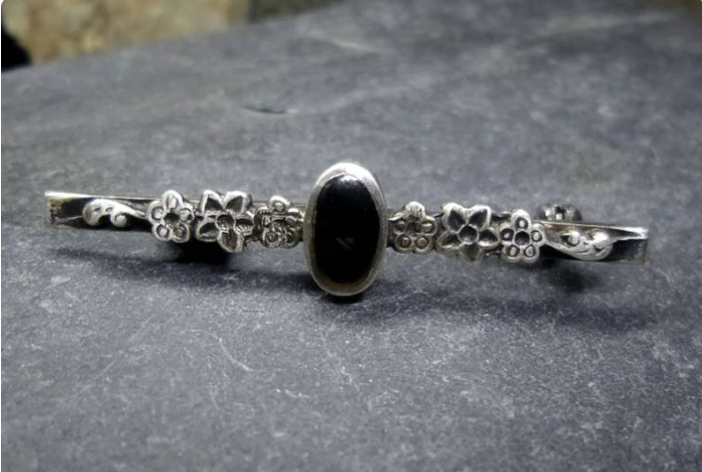 VICTORIAN SILVER BROOCH, Tie Pin Victorian Style, Vintage Mounring Onyx Stone