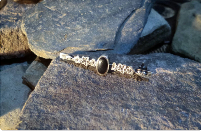 VICTORIAN SILVER BROOCH, Tie Pin Victorian Style, Vintage Mounring Onyx Stone