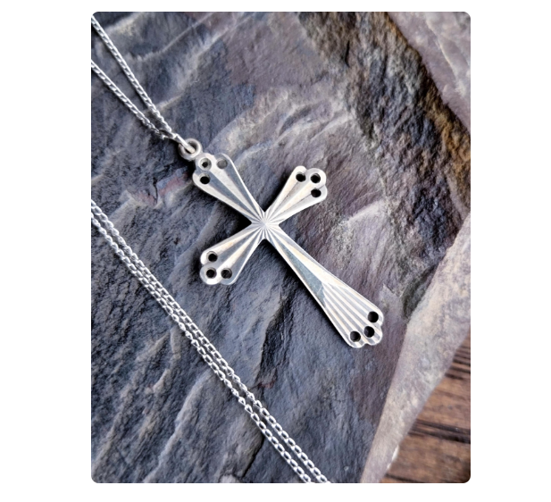 Vtg Silver CROSS Pendant Necklace 0n 18" Silver Chain Sterling Silver 2.6g