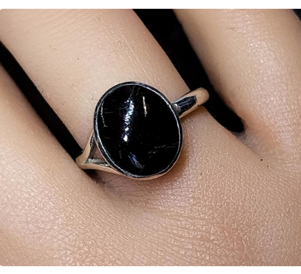 Vintage SILVER Signet RING - Jet Black Onyx - Size uk O ( us 7) - 3.7g