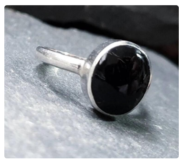 Vintage SILVER Signet RING - Jet Black Onyx - Size uk O ( us 7) - 3.7g