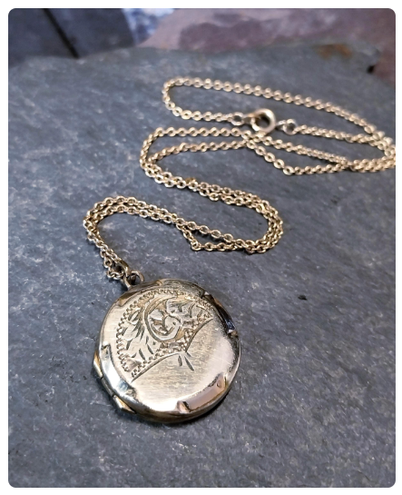 Vintage 9ct Rolled GOLD LOCKET Circular on 16" Chain - 6.3g