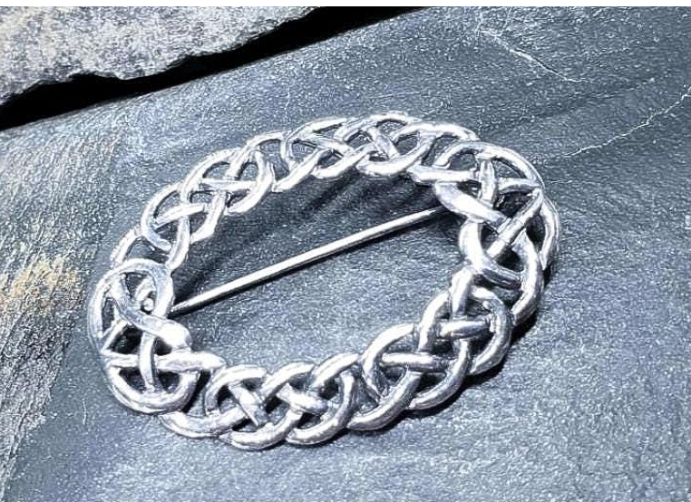 SILVER CELTIC Knot Brooch - Sterling Silver - 4.5g
