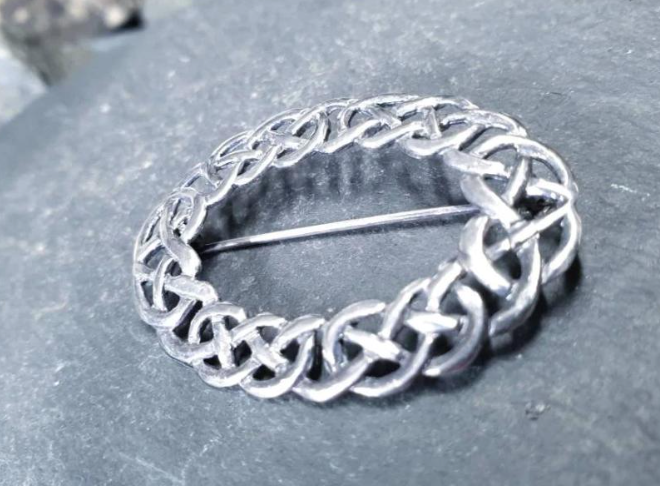 SILVER CELTIC Knot Brooch - Sterling Silver - 4.5g