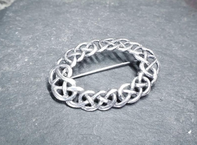 SILVER CELTIC Knot Brooch - Sterling Silver - 4.5g