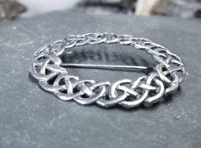 SILVER CELTIC Knot Brooch - Sterling Silver - 4.5g