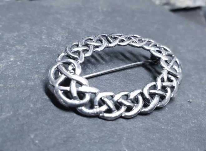 SILVER CELTIC Knot Brooch - Sterling Silver - 4.5g