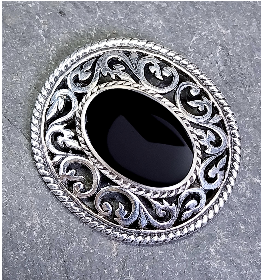 Vintage Oval ONYX Brooch - Sterling Silver - 11.6g
