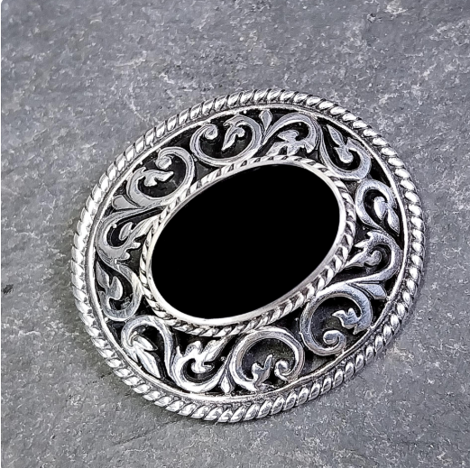 Vintage Oval ONYX Brooch - Sterling Silver - 11.6g