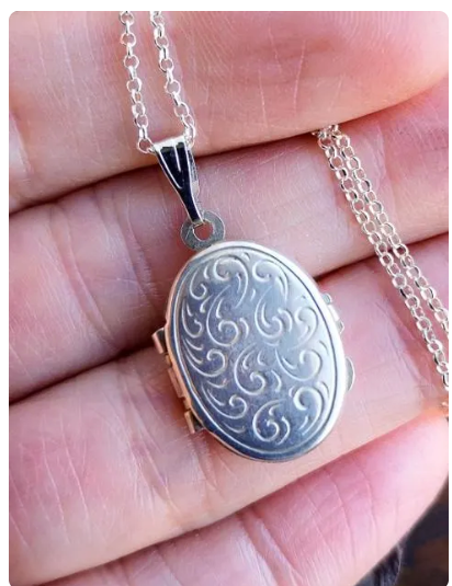 Vintage STERLING SILVER Oval Locket Necklace on 18" Chain - 4.1g