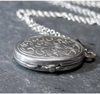 Vintage STERLING SILVER Oval Locket Necklace on 18" Chain - 4.1g