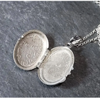Vintage STERLING SILVER Oval Locket Necklace on 18" Chain - 4.1g