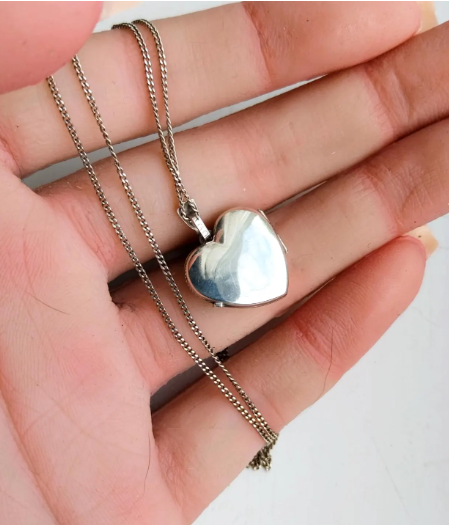 Vintage Sterling Silver HEART LOCKET - Celtic Knot Design on 17" Chain - 2.8g