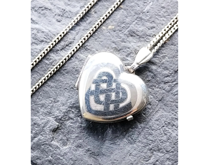 Vintage Sterling Silver HEART LOCKET - Celtic Knot Design on 17" Chain - 2.8g