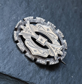 Victorian Silver Brooch with Star Cross Design - 4.4g