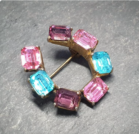 Vintage Coloured CZECH GLASS HORSESHOE Brooch - 8.4g