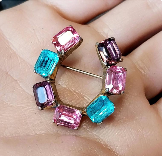Vintage Coloured CZECH GLASS HORSESHOE Brooch - 8.4g