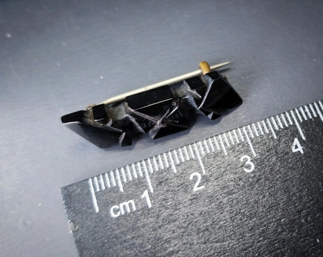 Victorian REAL Black JET BROOCH - small bow 2.7g
