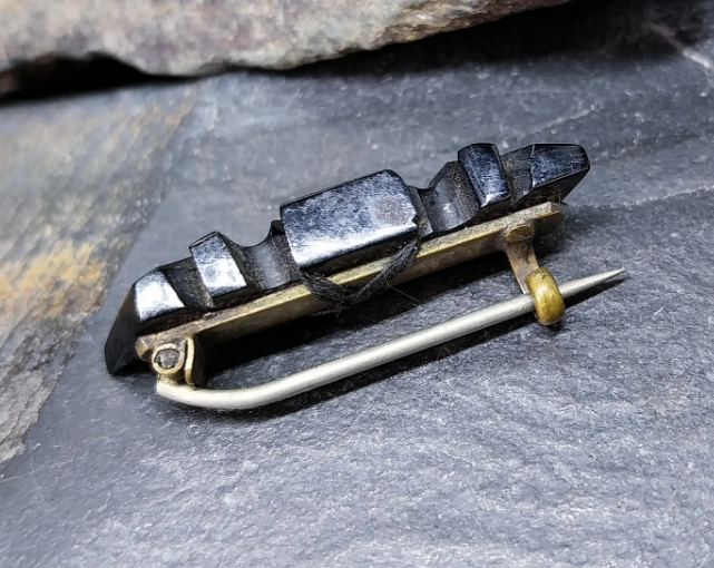 Victorian REAL Black JET BROOCH - small bow 2.7g