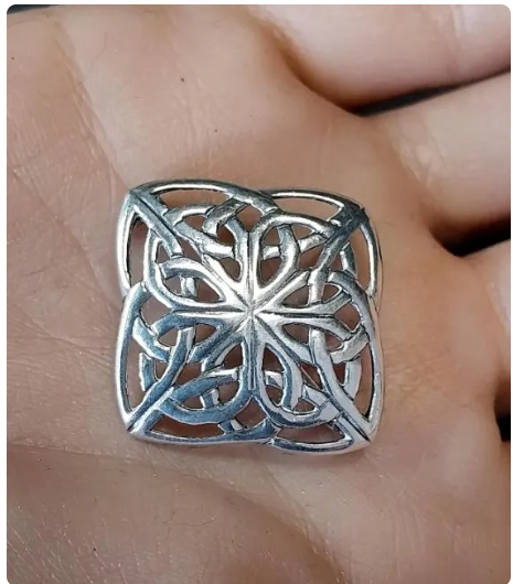 STERLING SILVER Celtic Star Knot Brooch - 4.1g