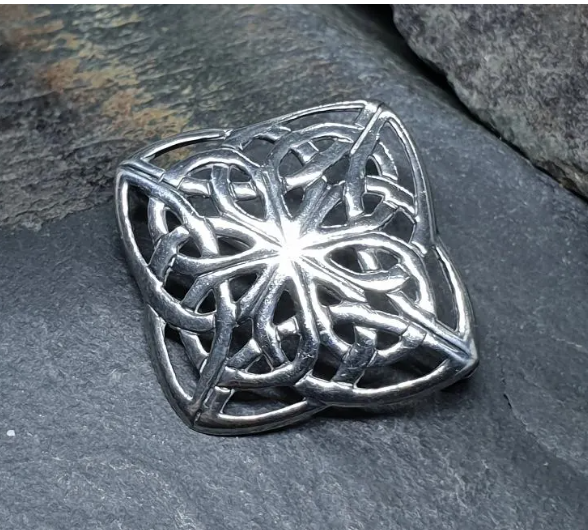 STERLING SILVER Celtic Star Knot Brooch - 4.1g