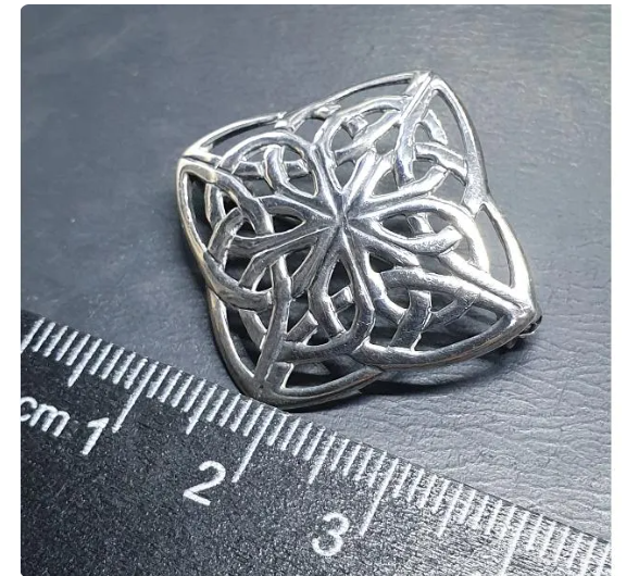 STERLING SILVER Celtic Star Knot Brooch - 4.1g