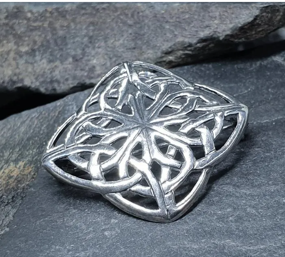 STERLING SILVER Celtic Star Knot Brooch - 4.1g