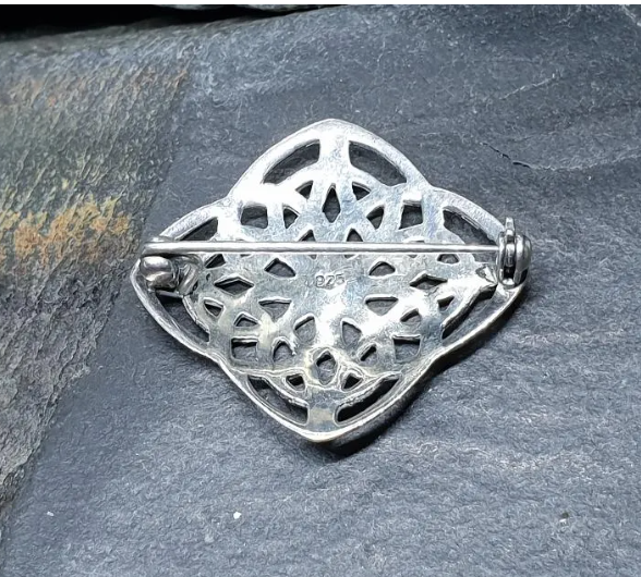 STERLING SILVER Celtic Star Knot Brooch - 4.1g