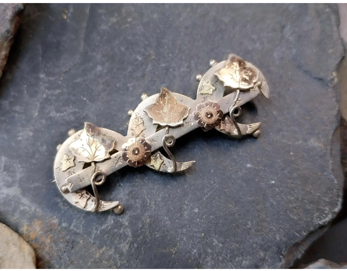 VICTORIAN Triple CRESCENT MOON Brooch - circa 1887 - 4.3g