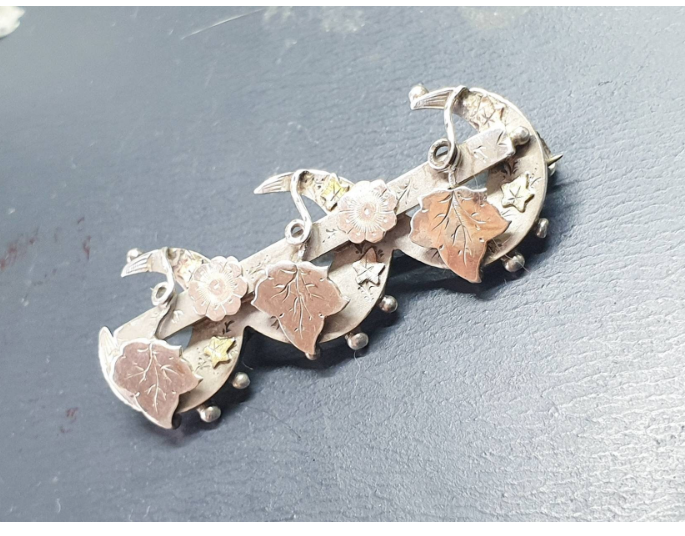 VICTORIAN Triple CRESCENT MOON Brooch - circa 1887 - 4.3g