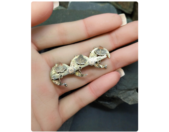 VICTORIAN Triple CRESCENT MOON Brooch - circa 1887 - 4.3g