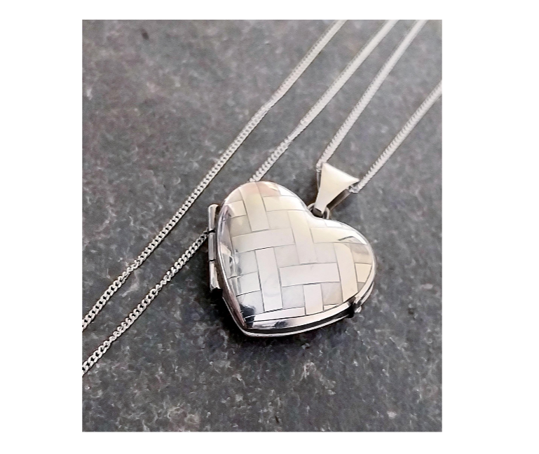 Vintage Sterling Silver HEART LOCKET - Criss Cross Design on 18" Chain - 4.3g