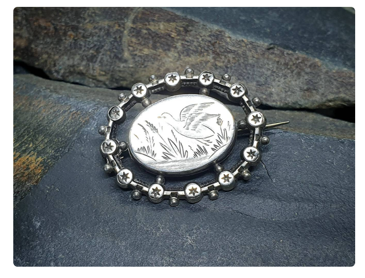 Victorian Silver Locket Brooch with Bird engraved design - 4.2g