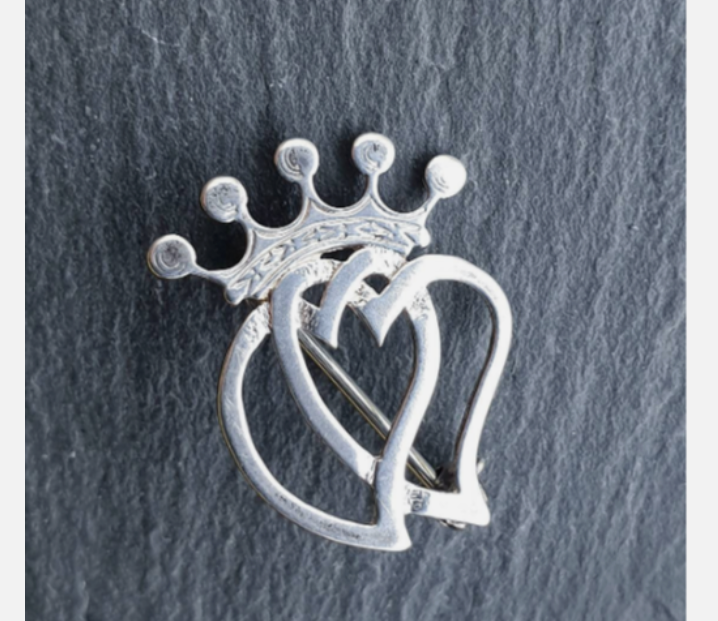 OLA GORIE Double Heart Luckenbooth BROOCH - Scottish Silver