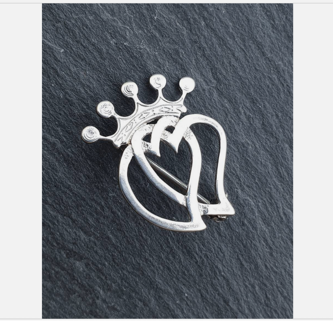 OLA GORIE Double Heart Luckenbooth BROOCH - Scottish Silver