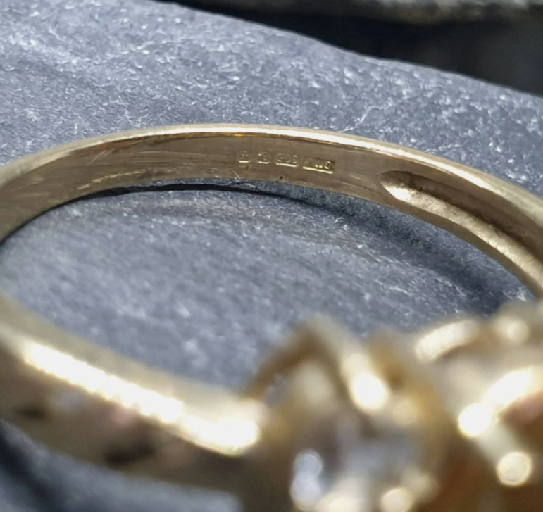 9ct GOLD Citrine Gemstone Ring - Size uk O (us 7) - 3.2g