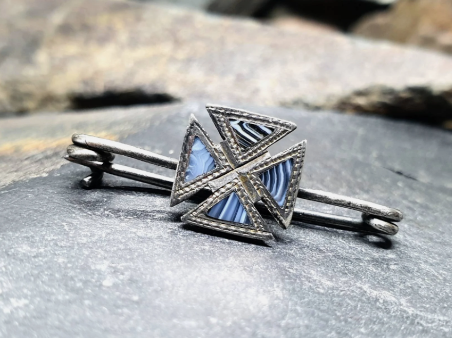 Antique SILVER CELTIC Cross  Agate Brooch - 1.4g