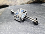 Antique SILVER CELTIC Cross  Agate Brooch - 1.4g