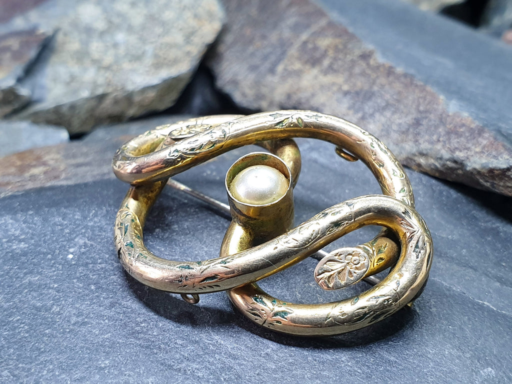 Antique 9ct Rolled Gold Infinity Lovers Knot with Pearl  - 6.6g