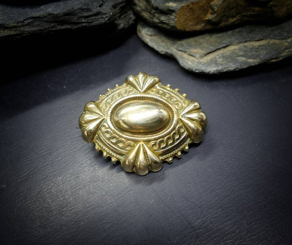 Victorian Photo Locket Brooch - Pinchbeck, Gilt  Mourning or Sweetheart with antique photo
