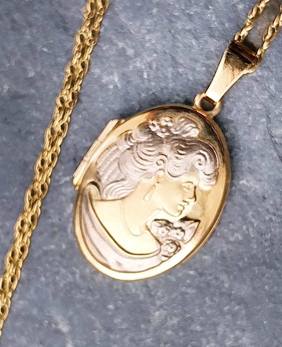 9ct GOLD LOCKET Necklace with Cameo Lady on 18" Chain - 3.2g