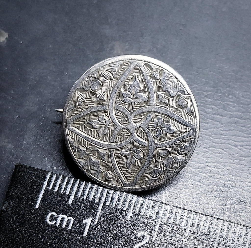 Antique Sterling Silver Circular Button Brooch  - Ivy Leaf Celtic Design - 5.5g