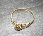 Vtg 9ct GOLD Illusion RING with Diamond - Size uk P 1/2 (us 8) - 1g