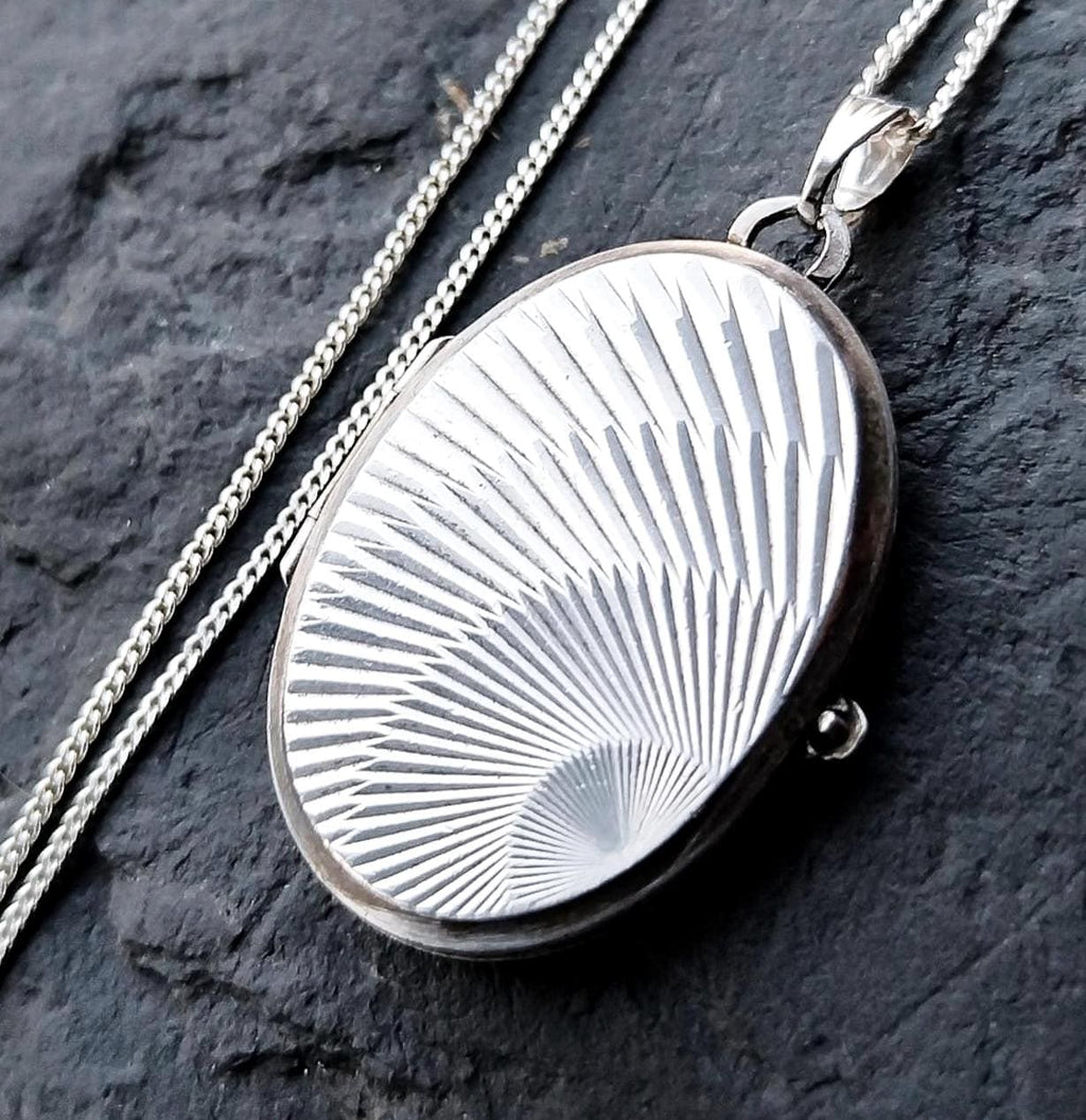Sterling SILVER LOCKET Necklace - Geometric Sunburst on 18" Chain - 12.2g