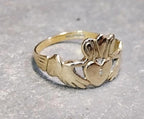 9ct Gold CELTIC CLADDAGH Ring with Diamond - UK Size O (7.5) - 2.2g