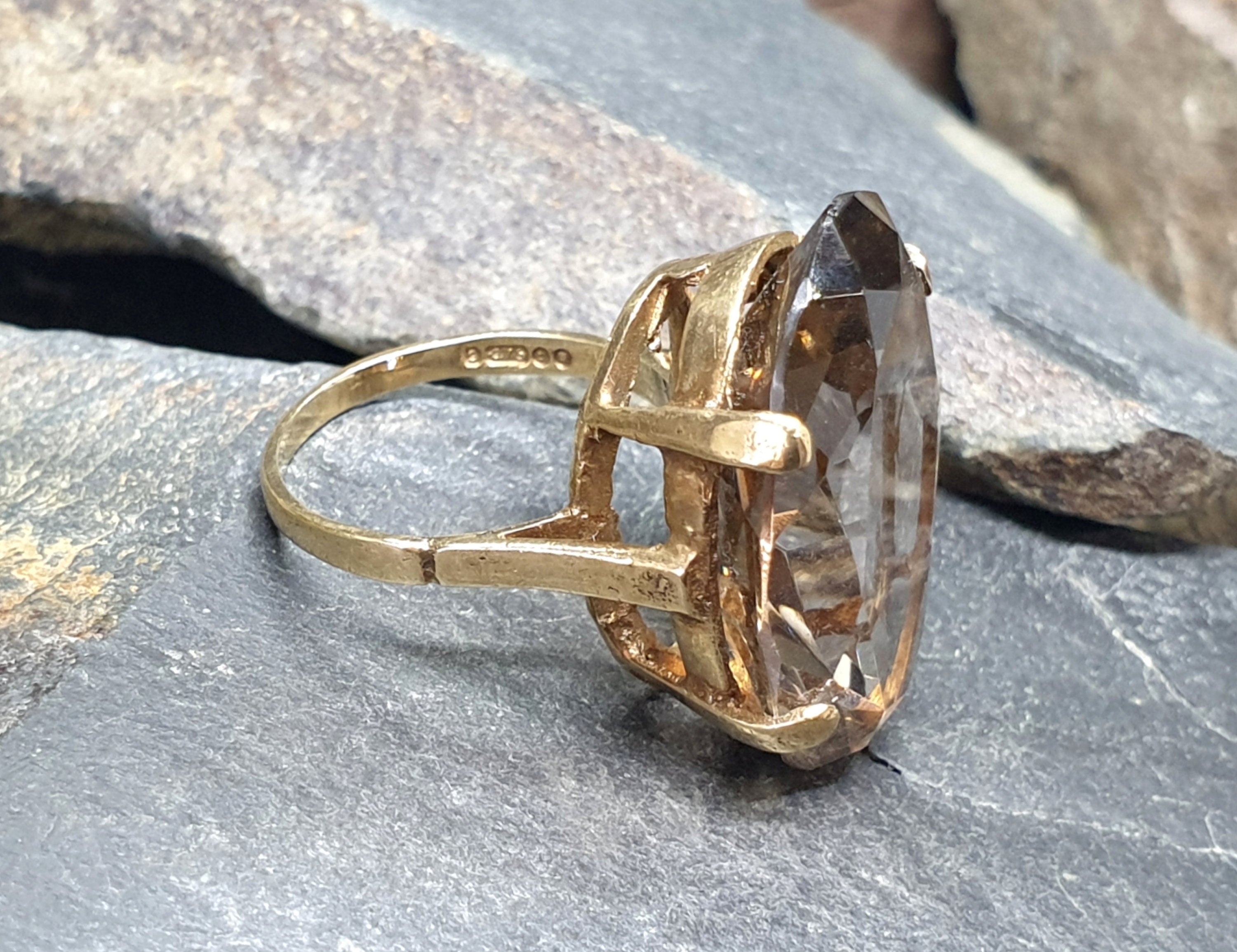 Huge 9ct GOLD Smoky Quartz Gemstone Ring - Size uk O (us 7) - 8.2g