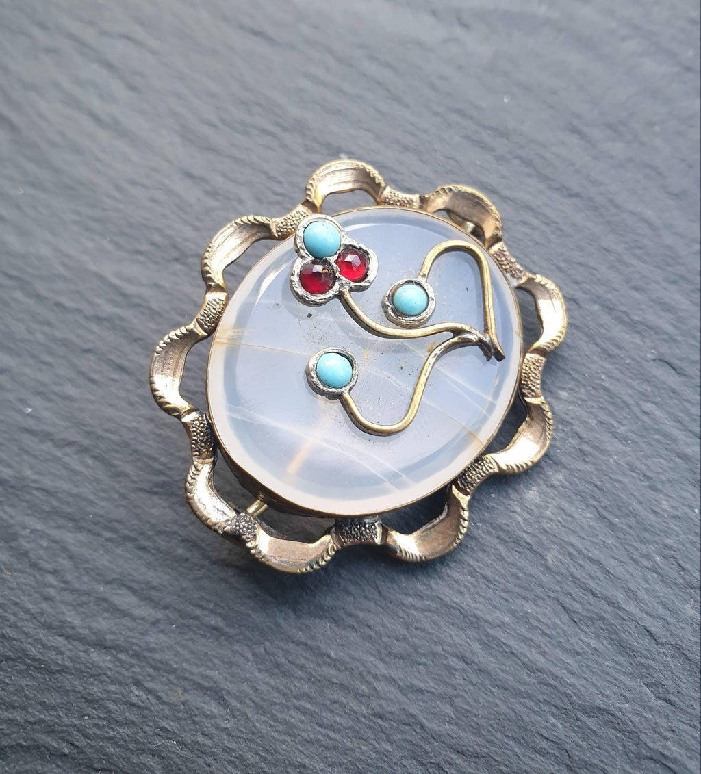 ANTIQUE VICTORIAN BROOCH - Chalcedony, Turquoise and Garnet - 7.5g