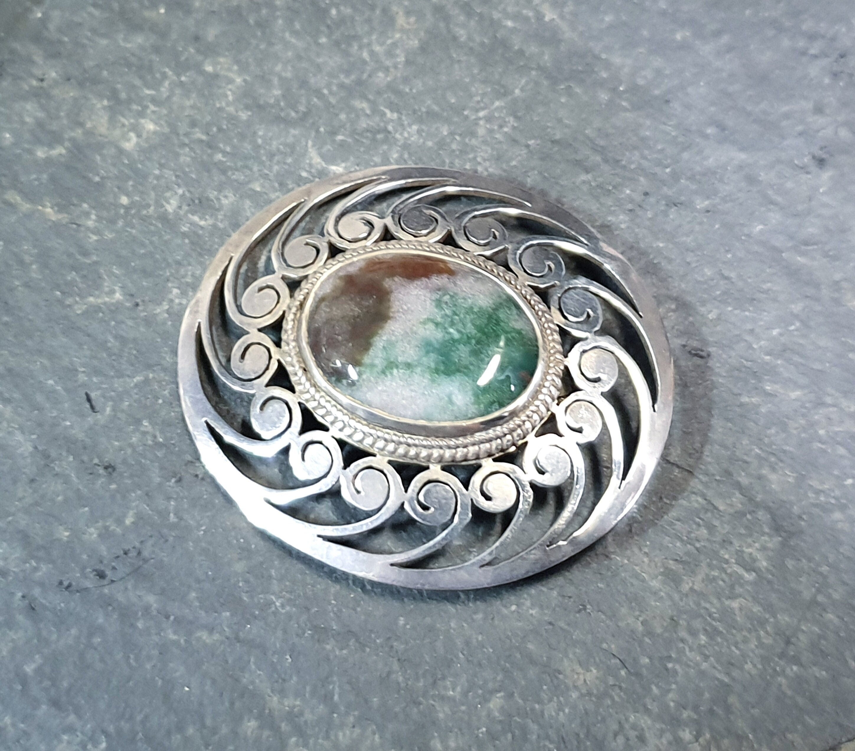 Large Sterling Silver Moss Agate Silver Brooch - 11.1g