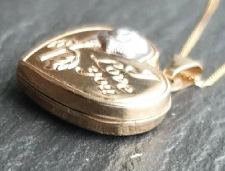 9ct GOLD HEART LOCKET with Single Rose & 18" Chain - Art Nouveau - 1.5g