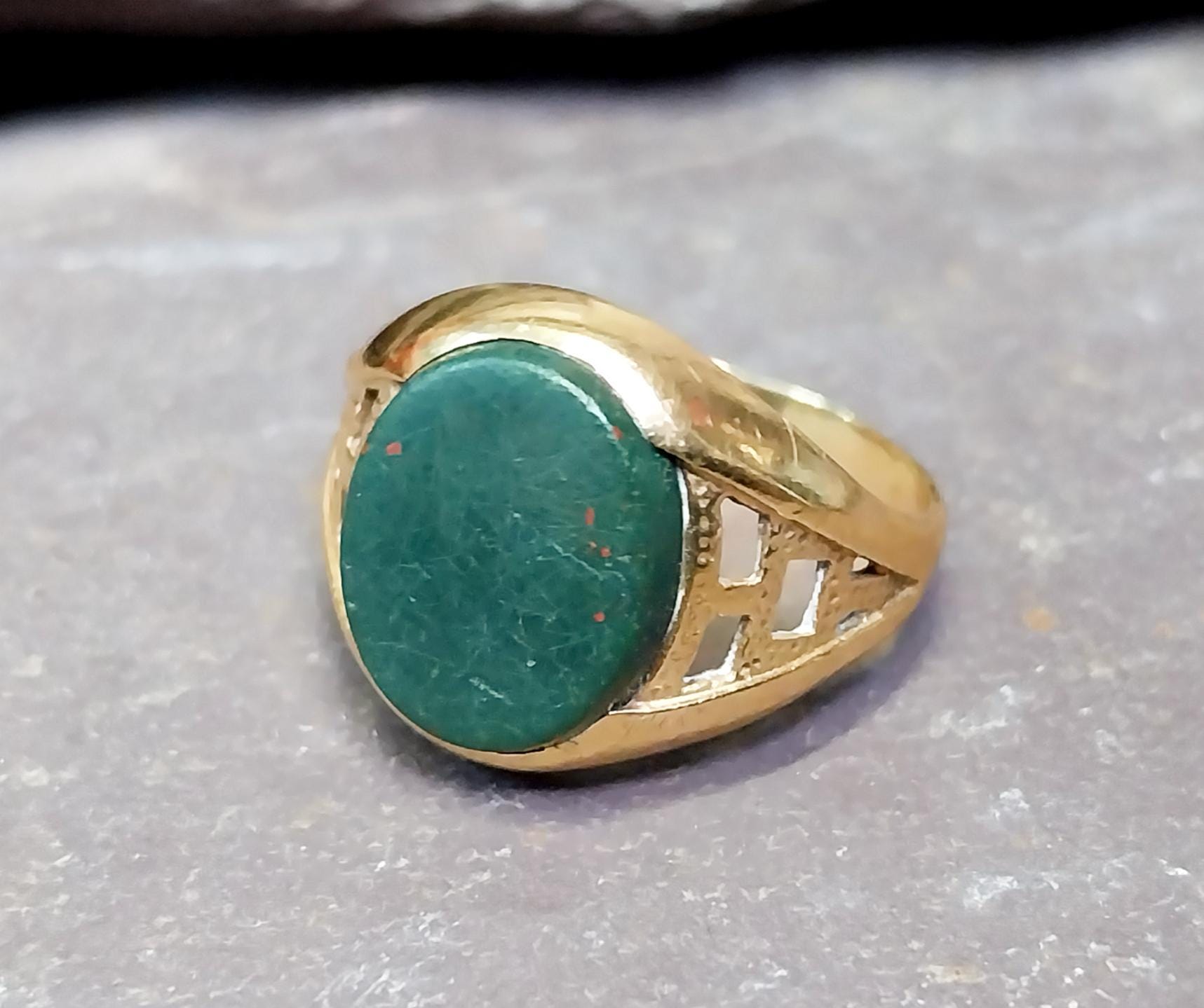 9ct GOLD BLOODSTONE Agate Signet RING - Size uk 0 (7) - 2.8g